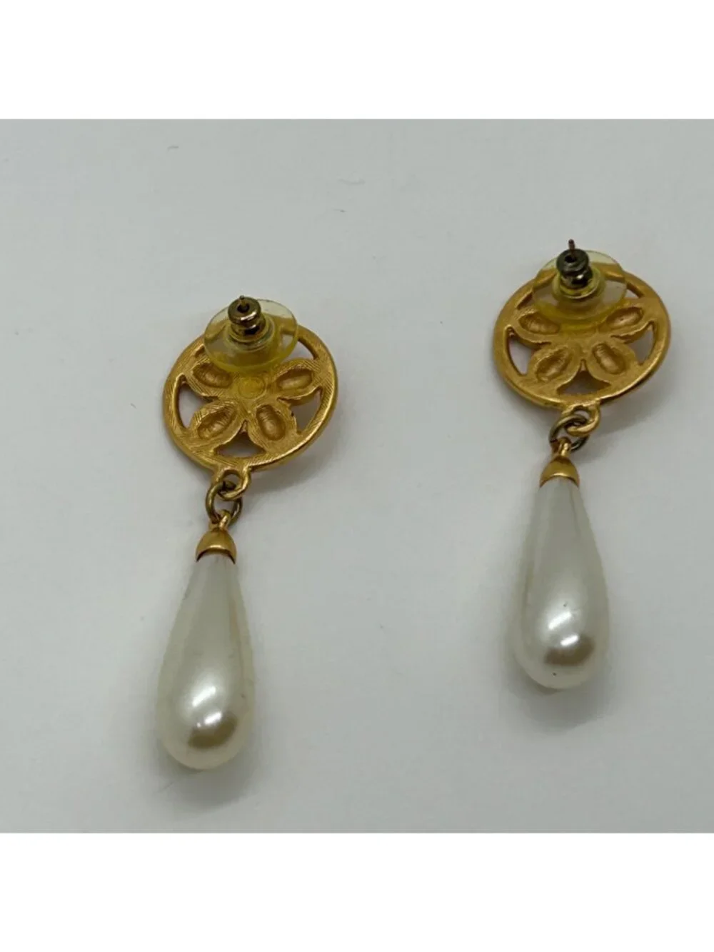 Vintage Anne Klein Gold Tone Flower Round Stud Earrings White Faux Pearl Drops